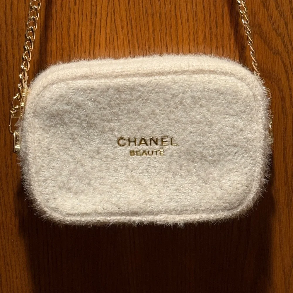 CHANEL Cream Cosmetic Bag with Gold Chain